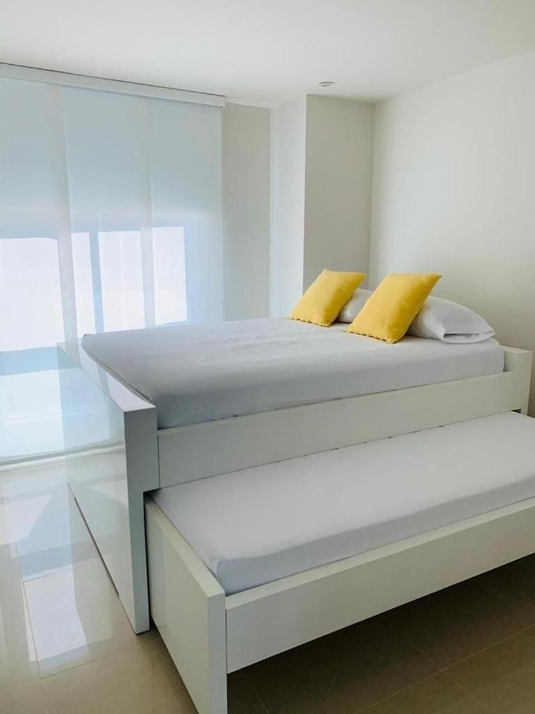 Vista Directa Al Mar Amplio Con Terraza Privada *