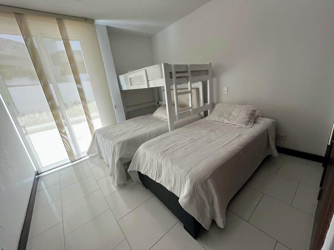 Apartamento Vista Directa Al Mar Amplio Con Terraza Privada Cartagena