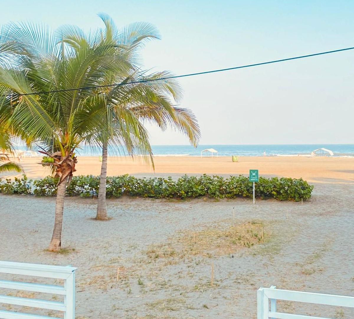 Vista Directa Al Mar Amplio Con Terraza Privada