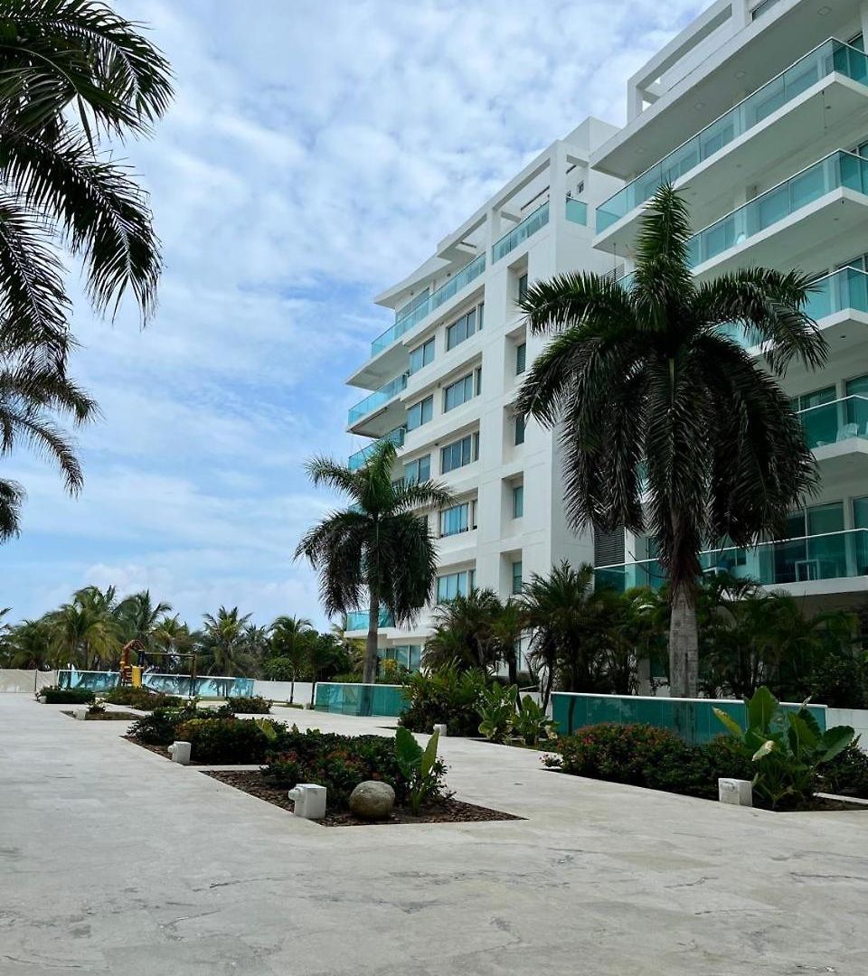 Vista Directa Al Mar Amplio Con Terraza Privada Apartamento