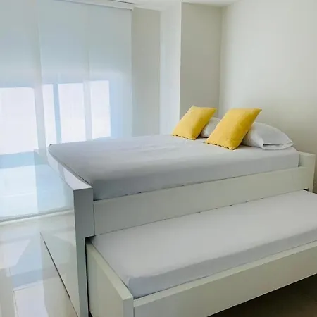 Vista Directa Al Mar Amplio Con Terraza Privada *