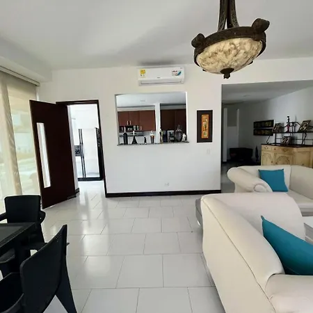 Vista Directa Al Mar Amplio Con Terraza Privada *